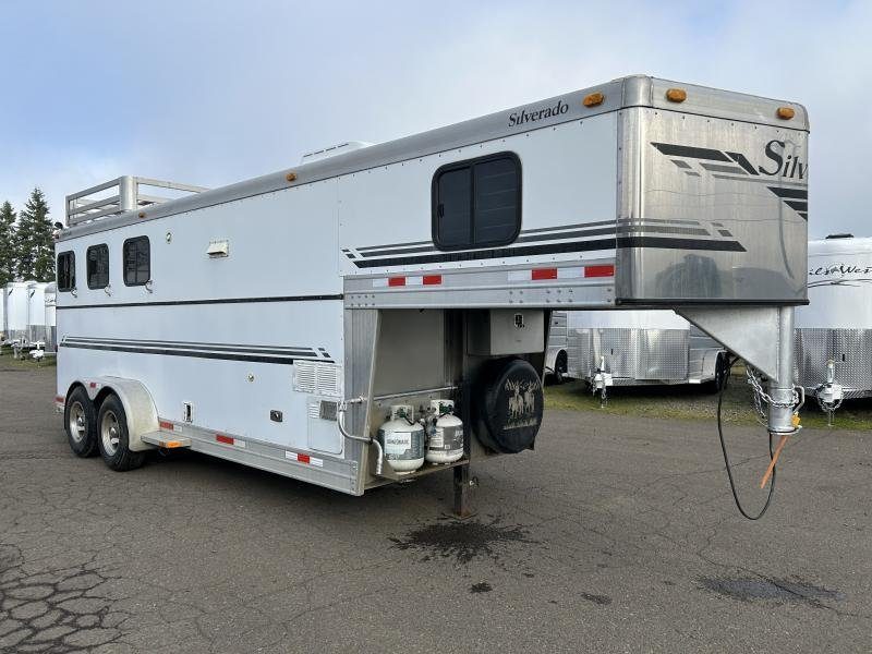 Pre-Owned 2002 Silverado 3h GN All Aluminum Weekender