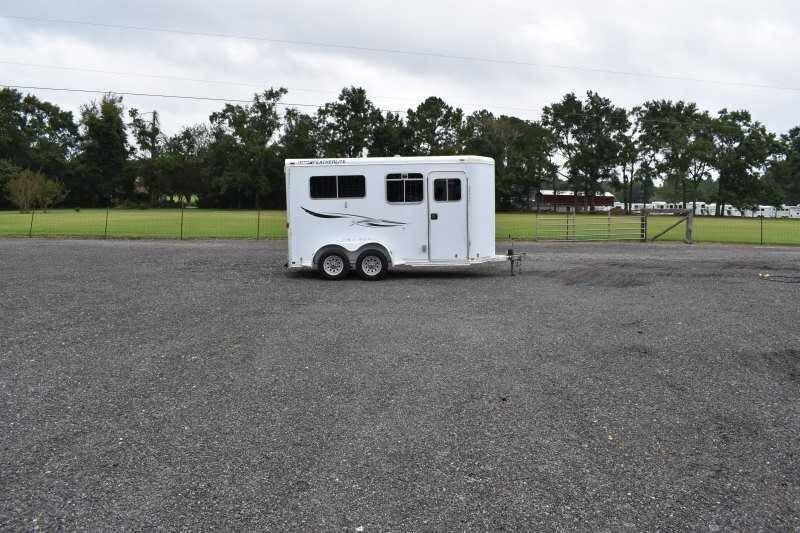 Pre-Owned 2003 Featherlite 2HST 2 Horse Trailer