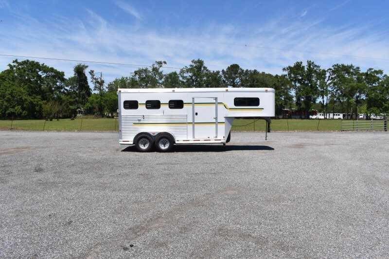 Pre-Owned 2006 Adam 7302 3 Horse Trailer