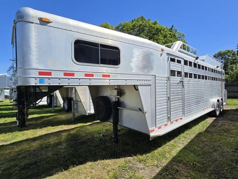 Pre-Owned 2006 C&C 4 Horse Gooseneck Trailer