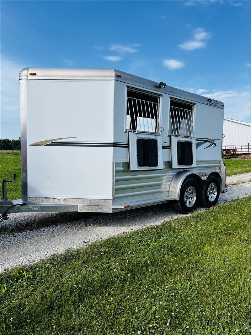 Pre-Owned 2015 4 Star 2 Horse Slant Load Bumper Pull
