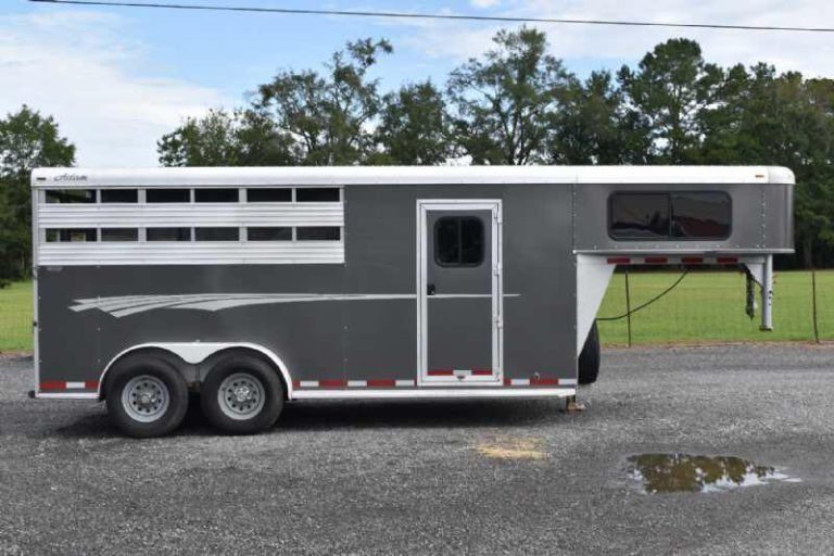 Pre-Owned 2018 Adam 7304GN 3 Horse Trailer