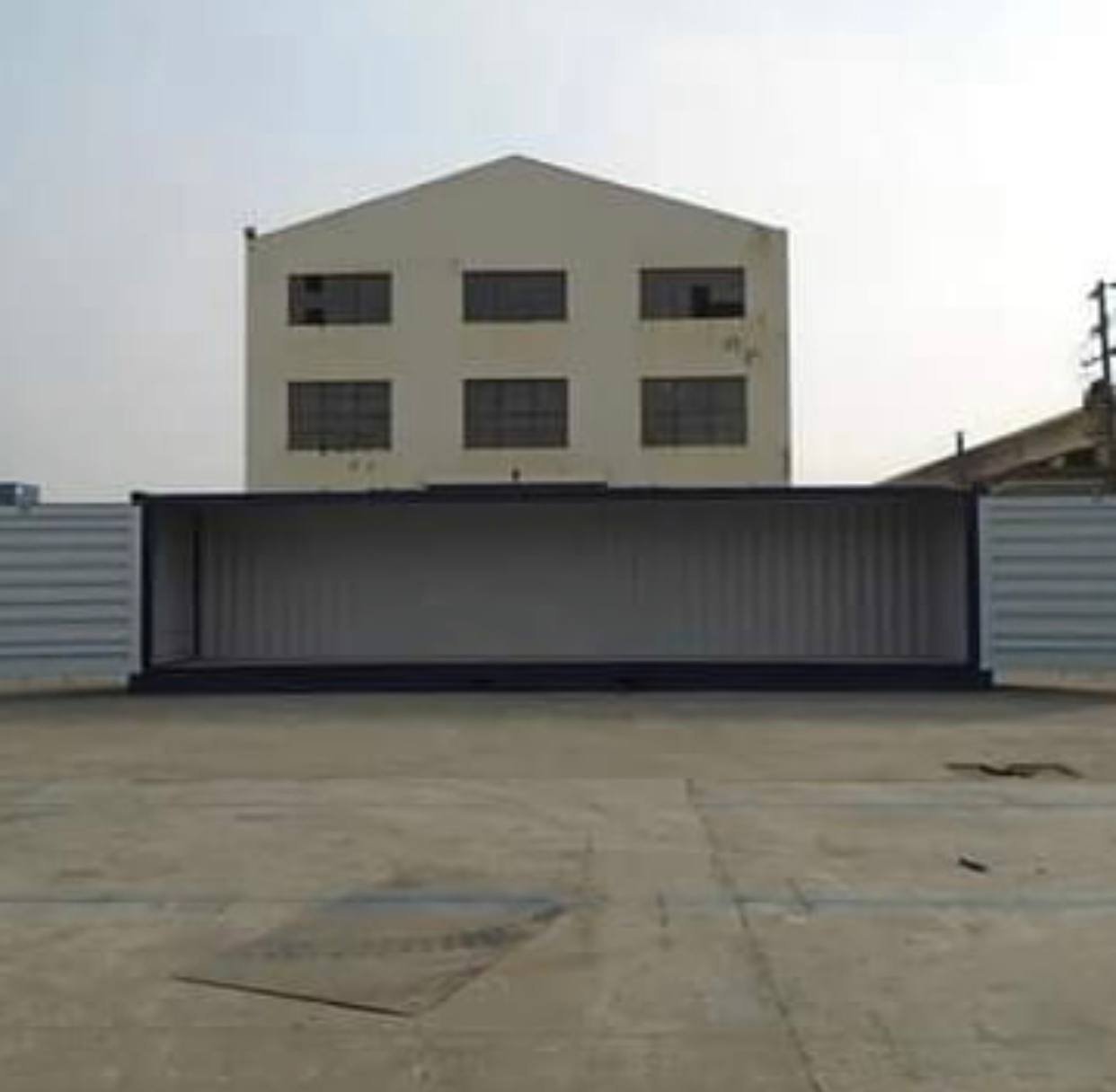 40ft High Cube (9โฒ 6โณ high) Full Side Access Container