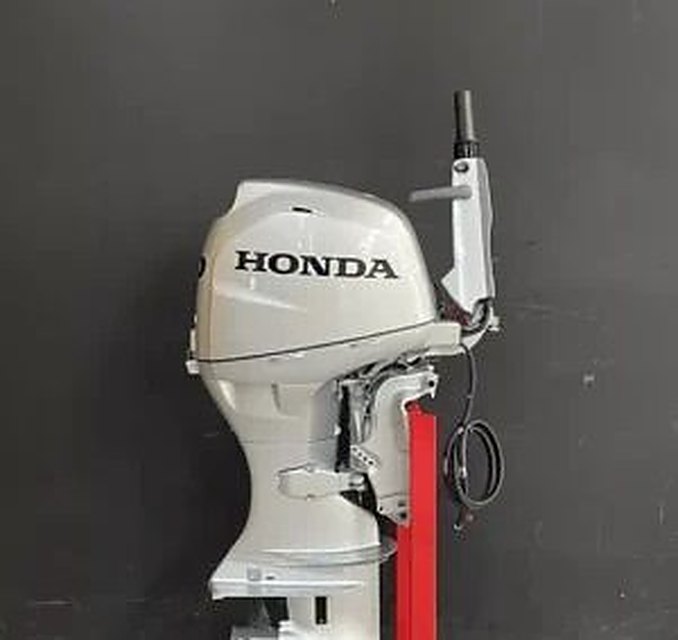 Pre-Owned Honda 30 hp EFI Outboard Engine