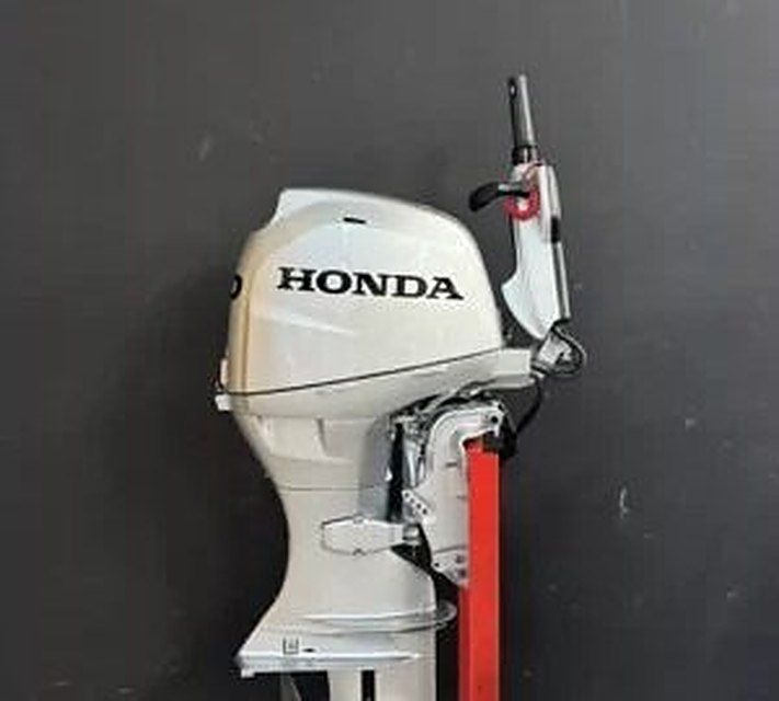 Pre-Owned Honda 40 hp EFI Outboard Engine