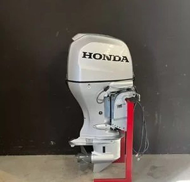 Pre-Owned Honda BF100A LRTU ’23 Outboard Engine