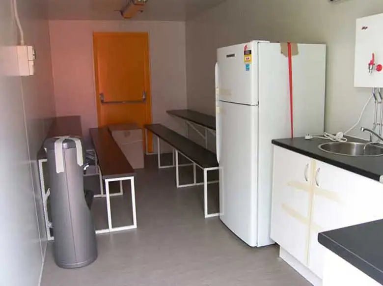 Lunchroom Containers