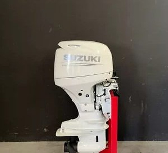 Pre-Owned Suzuki 100 HP EFI Marine Motor