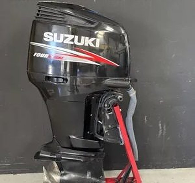 Pre-Owned Suzuki DF300 V6 Outboard Motor For Sale