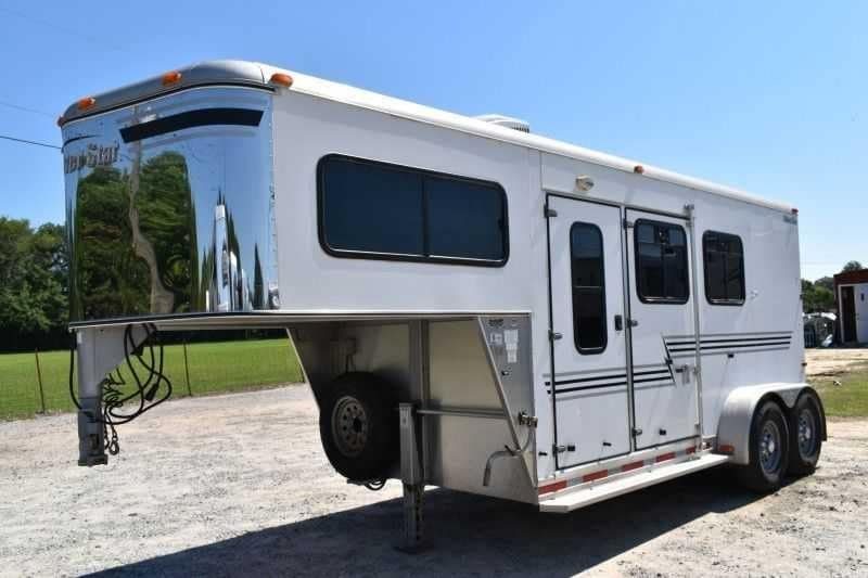 Pre-Owned 2005 Silver Star 2HGNLQ 2 Horse Trailer with 4' Short Wall
